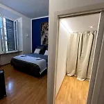 Cozy In Center Διαμέρισμα