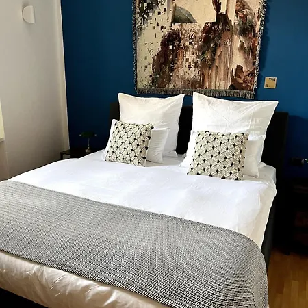 Cozy In Center