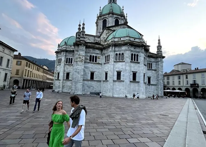 Cozy In Center 코모