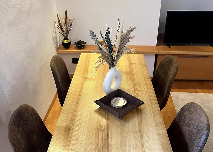 Cozy In Center 아파트 *