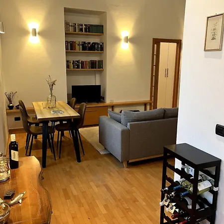 Apartment Cozy In Center Como